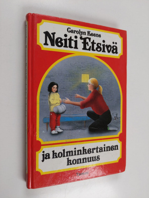 Carolyn Keene : Neiti Etsivä ja kolminkertainen konnuus