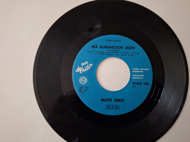 MATTI ESKO - MÄ AURINKOON JÄÄN 7 " Single