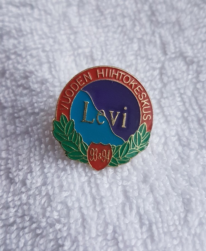 Vuoden hiihtokeskus LEVI 93 & 94 Pinssi