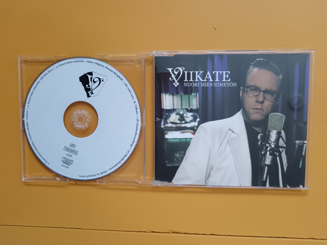 Viikate :  Nuori mies nimetön cds