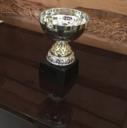 Hopeanvärinen palkintopokaali 13 cm