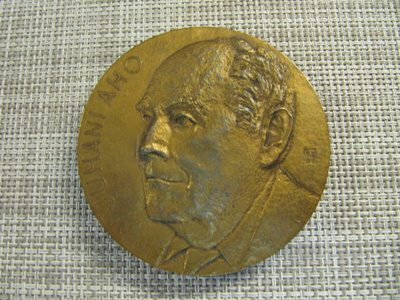 Juhani Aho mitali 2000 /Toivo Jaatinen 2001.