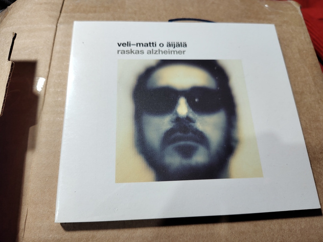 Veli-Matti O Äijälä: Raskas Alzheimer CD