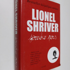 Lionel Shriver : Jonnekin pois - pikkukuva 1