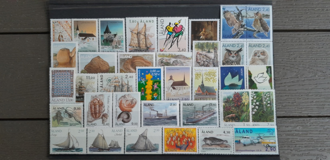 AHVENANMAA / ÅLAND ** postimerkkejä 36 kpl