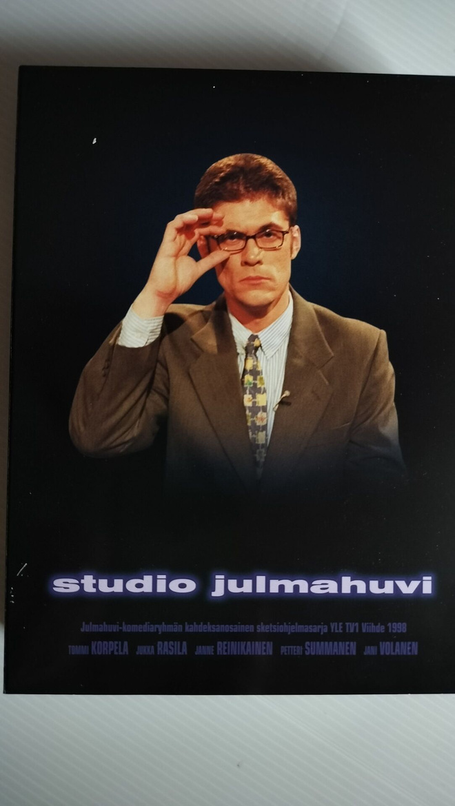 Studio Julmahuvi / Mennen Tullen 4 x DVD Box