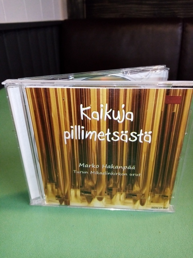 CD MARKO HAKANPÄÄ : KAIKUJA PILLIMETSÄSTÄ ( SIS POSTIKULU