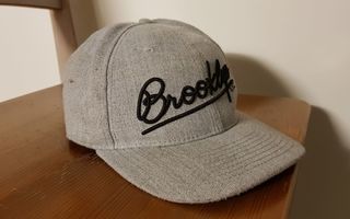 Brooklyn lippis / Lippalakki