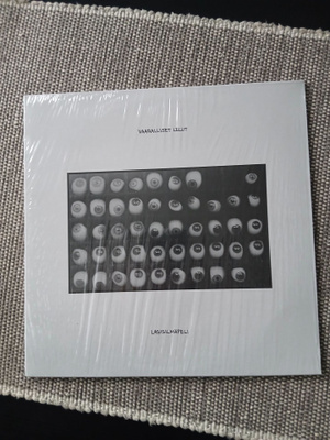 Vaaralliset Lelut - Lasisilmäpeli LP
