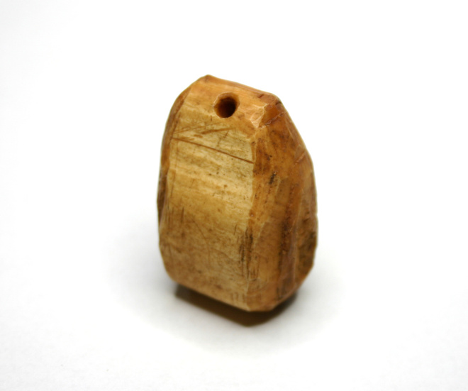 Ikivanha eskimo amuletti riipus muoto 37 mm / 94 ct mursu