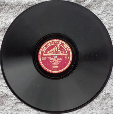 SAVIKIEKKO NEKALAN TYTTÖKUORO HIS MASTER`S VOICE TJ 4