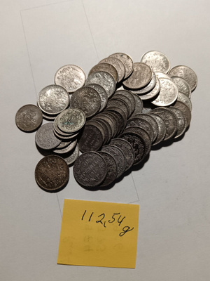 25 ja 50 pennisiä 112.50 grammaa