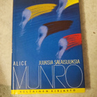 Julkisia salaisuuksia Alice Munro - pikkukuva 1