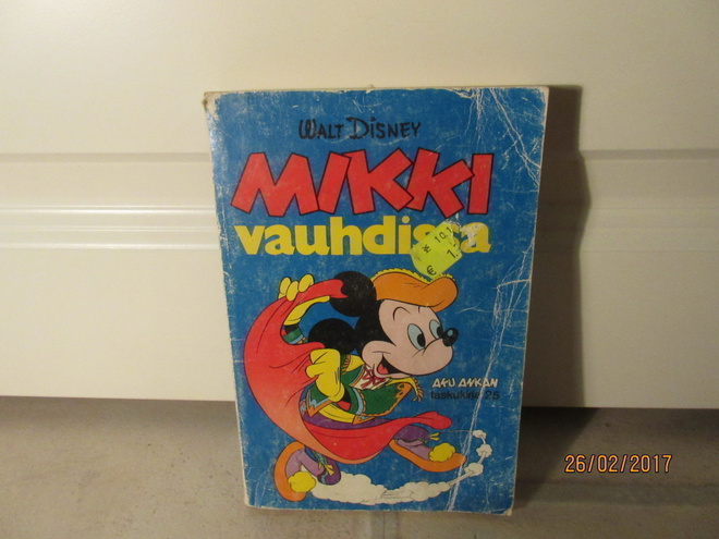Aku Ankan taskukirja 25 - Mikki vauhdissa (1.Painos)