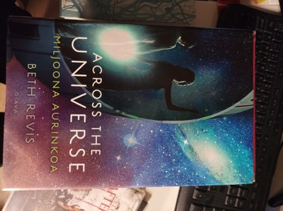 Beth Revis Across the universe 2 kirjaa