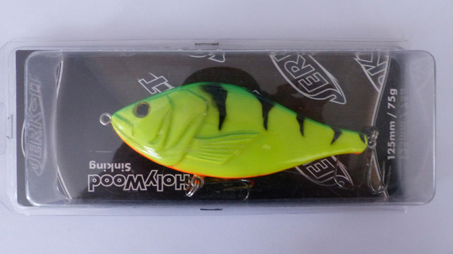 JERK-IT HolyWood 125mm, 75g "Sinking" Väri: 07