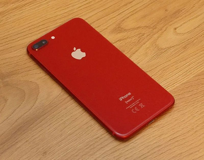 Apple iPhone 8 Plus punainen