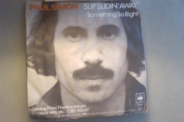 PAUL SIMON  ::  SLIP SLIDIN' AWAY  ::  VINYYLI  7"   1977