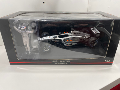 Kimi Räikkönen McLaren Minichamps 1/18 pienoismalli