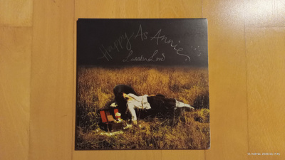 LARRIKIN LOVE : Happy As Annie 7"