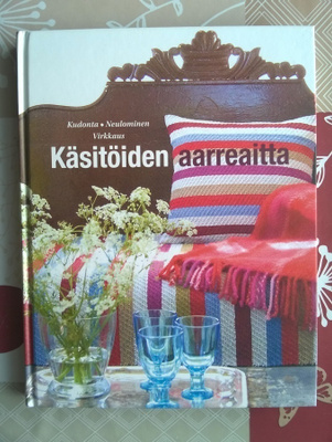 Käsitöiden Aarreaitta Kirja