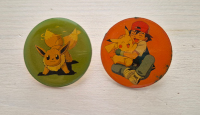 Pokemon vintage rintamerkkejä (2 kpl)