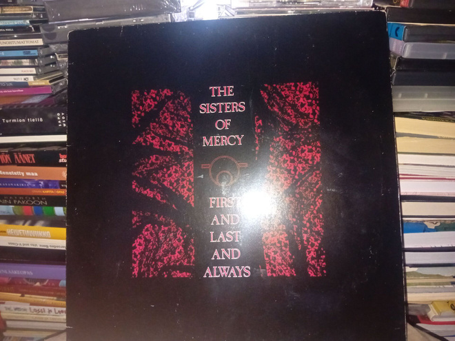 LP Sisters of Mercy : First and last and always ( SIS POSTIK