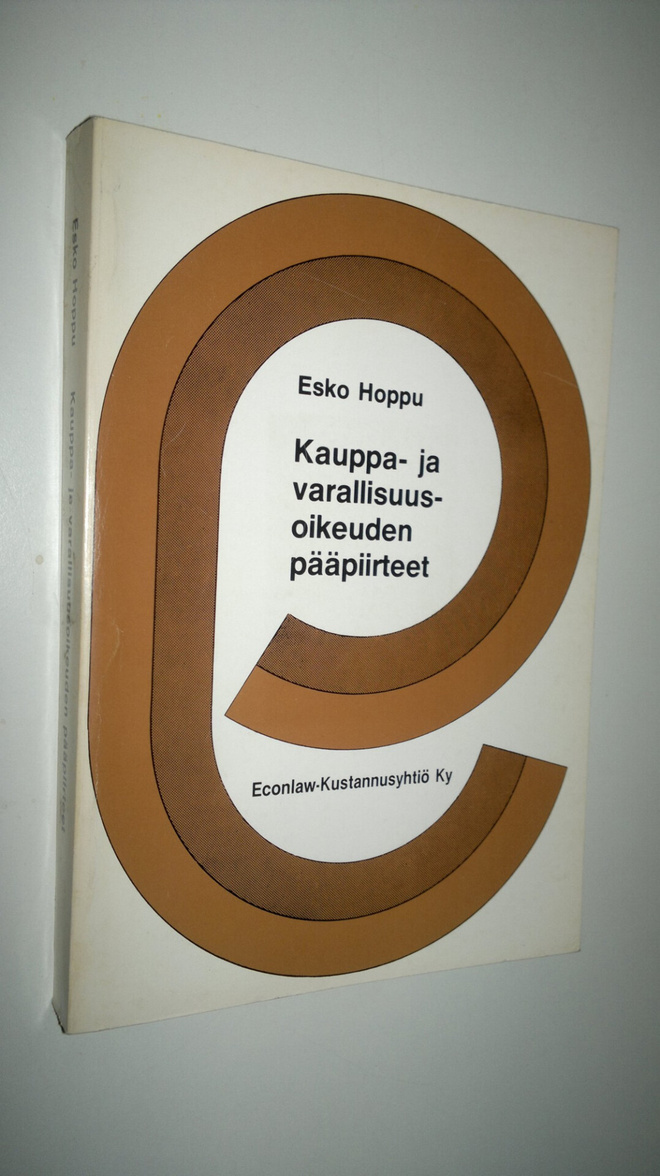 Esko Hoppu : Kauppa- ja varallisuusoikeuden pääpiirteet (...