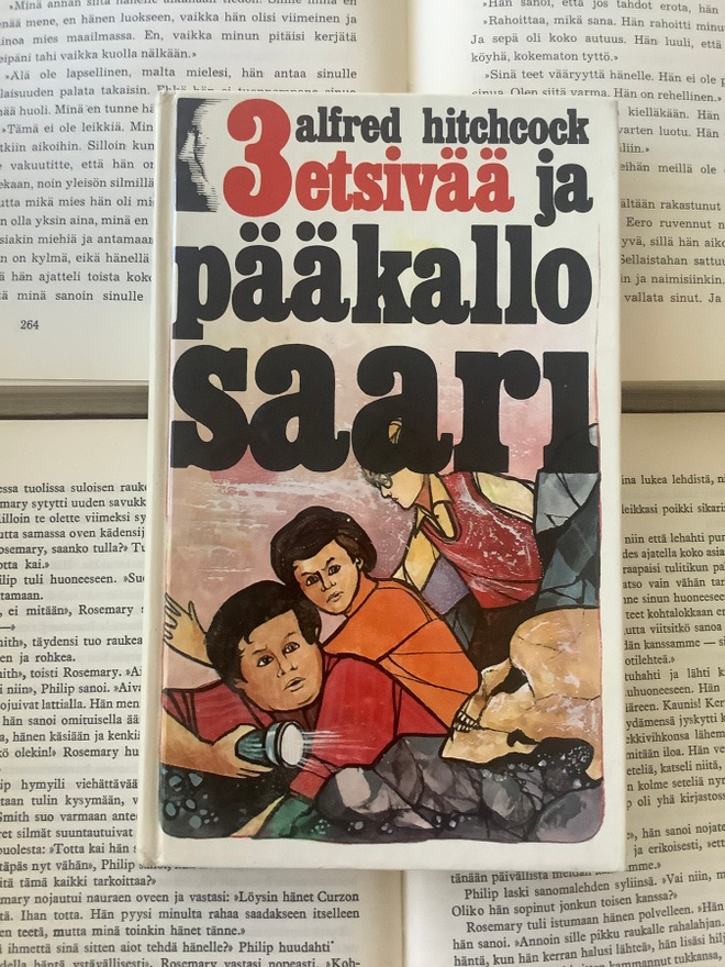 Robert Arthur - 3 etsivää ja Pääkallosaari (sid.)
