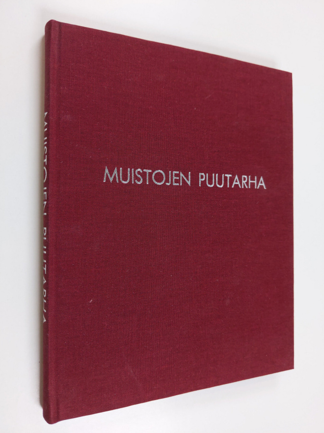 ALma Ulvelin : Muistojen puutarha