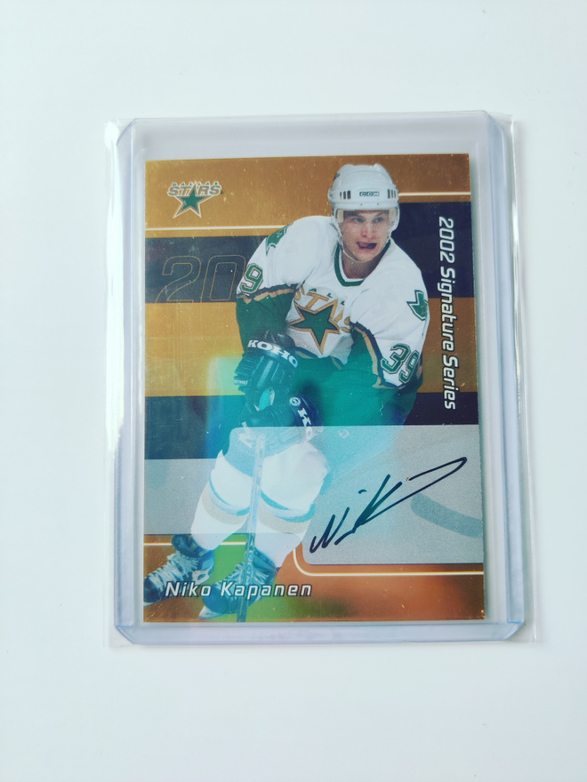 Niko Kapanen 01-02 BAP Signature Series Gold Rookie AU