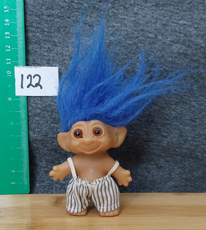 Trolli nro 122 :  trolli peikko siniset  hiukset