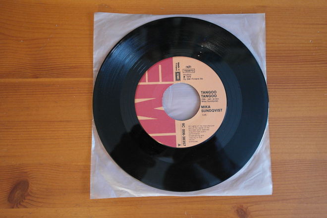 Mika Sundqvist:Tangoo Tangoo/Intiaanit tanssii 7" single