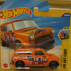 Austin Mini Van 4 door Orange 1967 Hot Wheels Art Cars 1:64 - pikkukuva 2