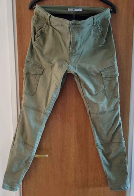 *** Vihreät, kivat reisitaskuhousut koko 42 ***