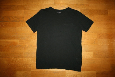 Lindex musta t-paita taskulla 158-164
