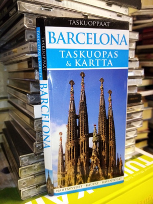BARCELONA TASKUOPAS &. KARTTA ( SIS POSTIKULU)