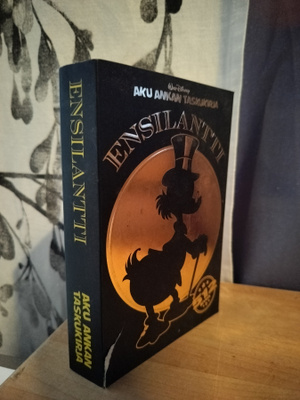 Aku Ankan taskukirja - Ensilantti