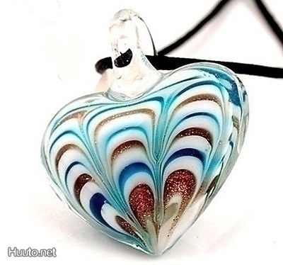 1000 .. Kaunis Sydän Lampwork Taidelasi .. Kaulakoru