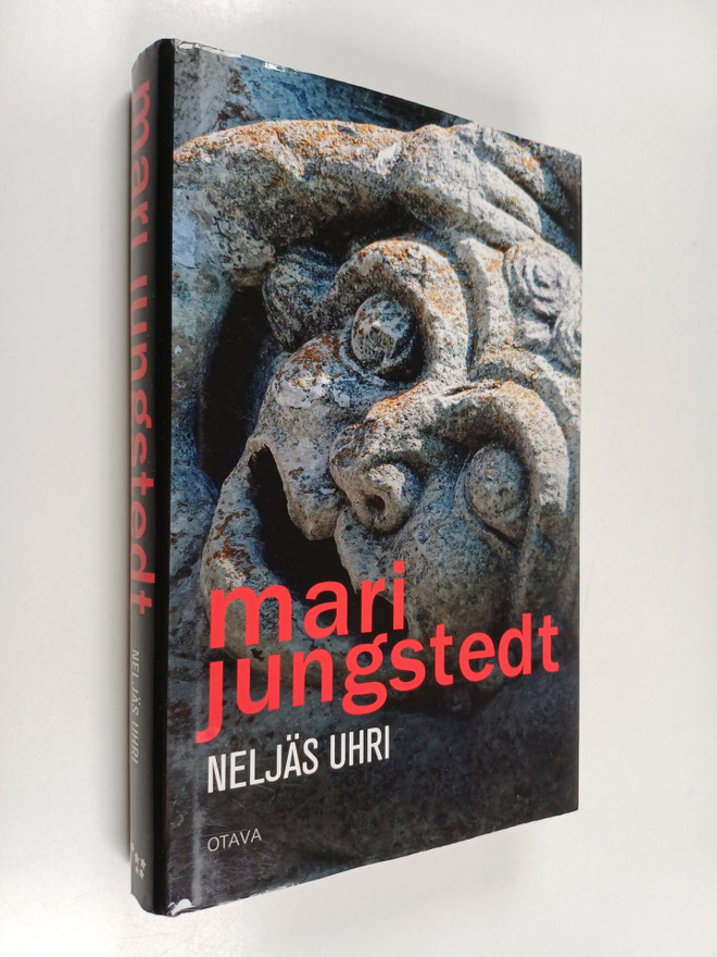 Mari Jungstedt : Neljäs uhri
