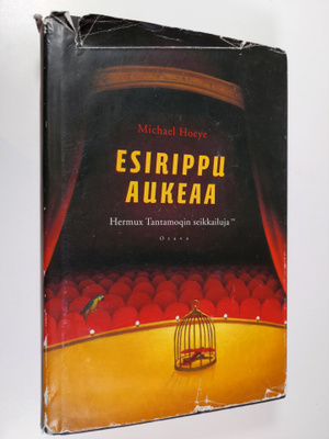 Michael Hoeye : Esirippu aukeaa