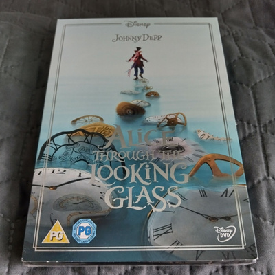 Alice Through The Looking Glass slipcase DVD **muoveissa**