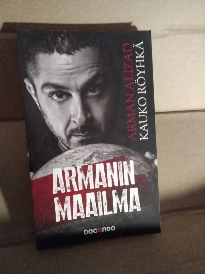 Arman Alizad - Kauko Röyhkä: Armanin maailma -pokkari-
