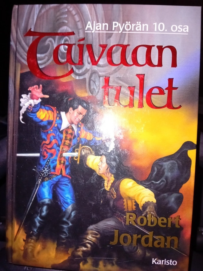 Robert Jordan : Taivaan tulet ( SIS POSTIKULU )
