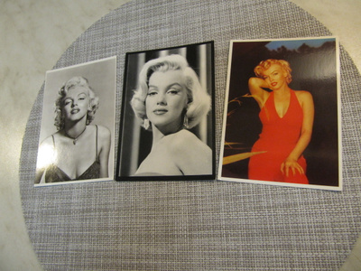 Marilyn Monroe postikortti Kiss Kiss ja kaksi muuta.