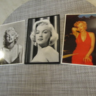 Marilyn Monroe postikortti Kiss Kiss ja kaksi muuta. - pikkukuva 1