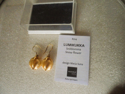 Kalevala Lumikukka korvakorut pronssi Uudet