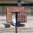 Punavankimuistomerkki - Rintaneula 1918 - 1978. Pronssivärin - pikkukuva 4