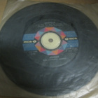 JOHNNY - AMARILLO / MEILLÄ HYVIN ON VG- 7" - pikkukuva 1
