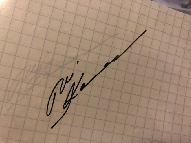 Aki Karvonen nimikirjoitus paperilla